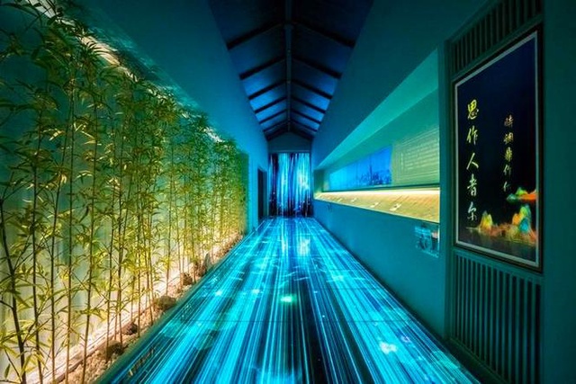 “文化+科技”助推假日经济持续繁荣